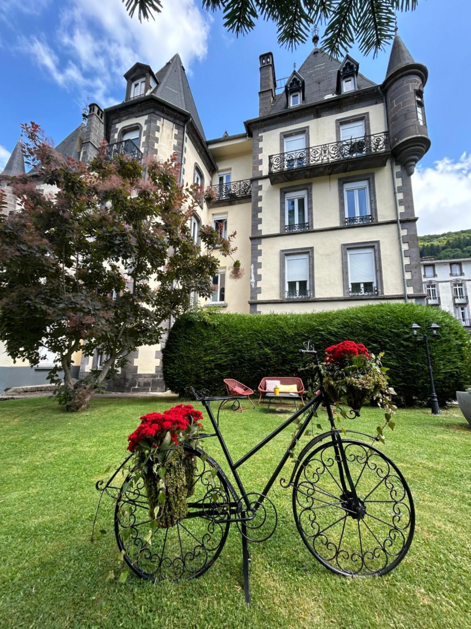 Le Grand Hotel Mont Dore Bagian luar foto