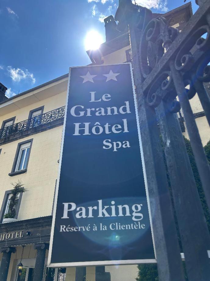 Le Grand Hotel Mont Dore Bagian luar foto